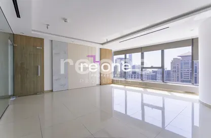 مكتب - غرفة نوم - 1 حمام للايجار في البرج البلاتيني - الخليج التجاري - دبي