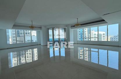 Apartment - 3 Bedrooms - 5 Bathrooms for sale in Blue Tower - Al Majaz 3 - Al Majaz - Sharjah
