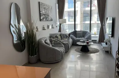 شقة - غرفة نوم - 2 حمامات للايجار في بلوبيل ريزيدنس - منطقة 11 - قرية جميرا الدائرية - دبي