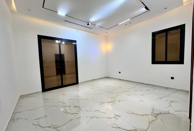 15418154 - Property Image 3