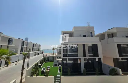 Apartment - 1 Bedroom - 2 Bathrooms for sale in Trio Isle - Al Marjan Island - Ras Al Khaimah
