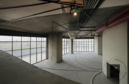 Retail - Studio for rent in Crystal Plaza - Al Majaz 1 - Al Majaz - Sharjah