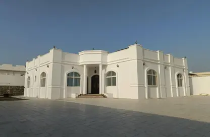 فيلا - 4 غرف نوم - 4 حمامات للايجار في الرفاع - رأس الخيمة