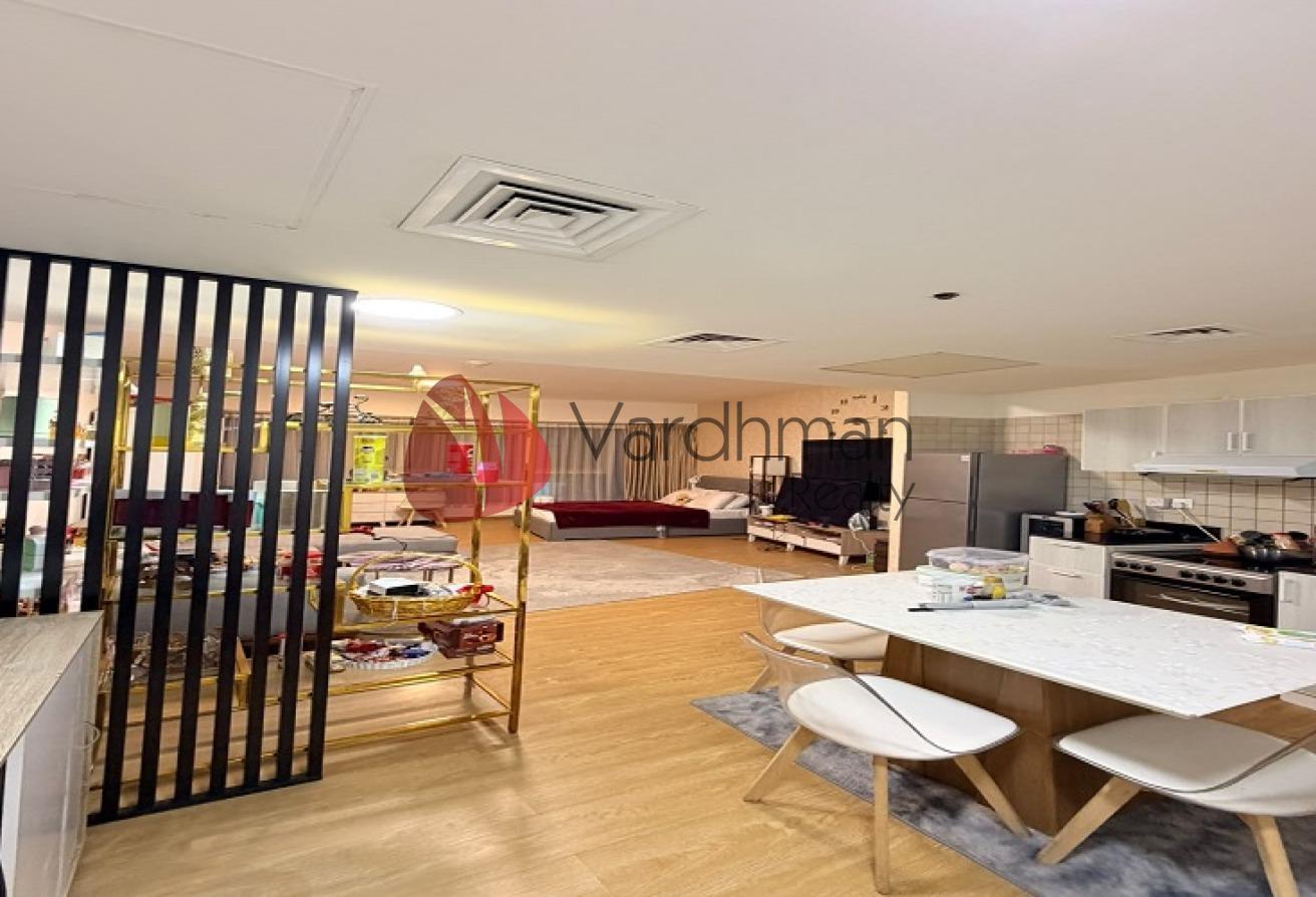 FULLY UPGRADED |WELL FURNISHED| VERY SPACIOUS photo 4