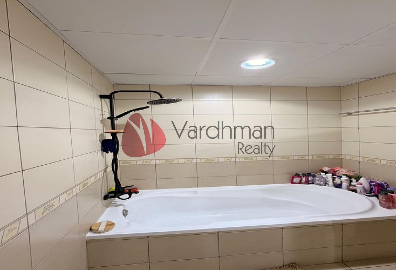 FULLY UPGRADED |WELL FURNISHED| VERY SPACIOUS photo 7