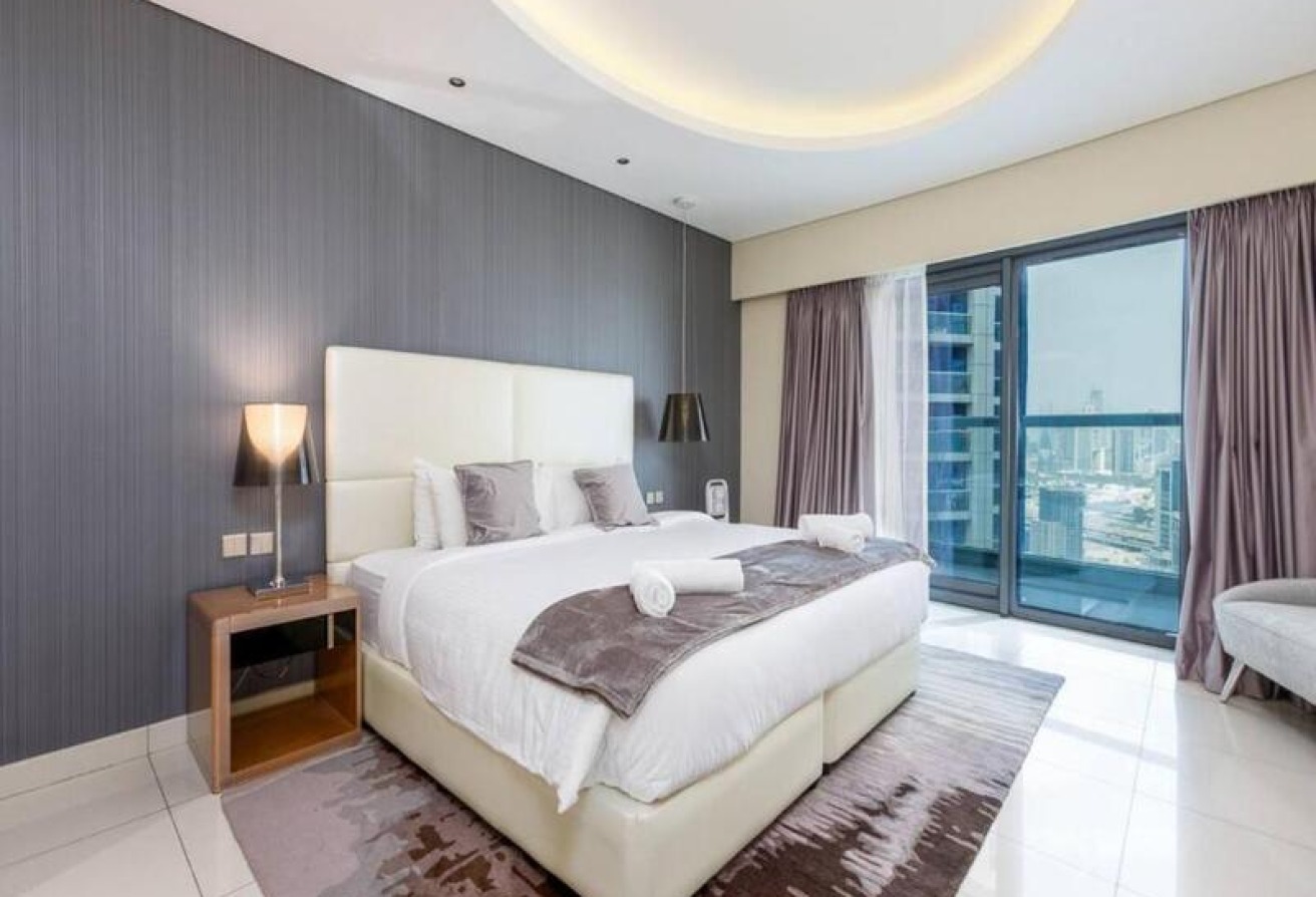 Fully Furnished | Burj Khalifa View | Corner Unit 4