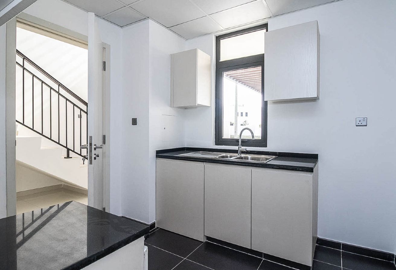 3 Bedrooms + Maids | Spacious Layout | Great Deal 5