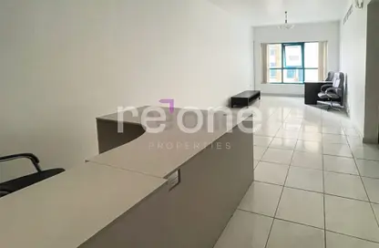 مكتب - غرفة نوم - 1 حمام للايجار في سعيد تاور 1 - أبراج - شارع الشيخ زايد - دبي