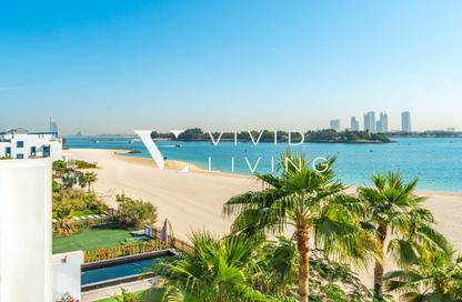 Villa - 5 Bedrooms - 6 Bathrooms for rent in Palma Residences - Palm Jumeirah - Dubai