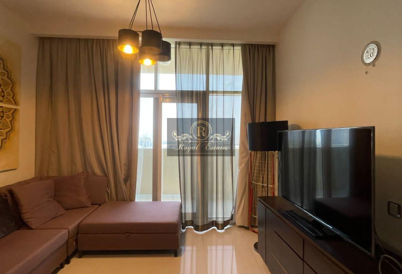 High Floor / Great Deal / Large Layout photo 2