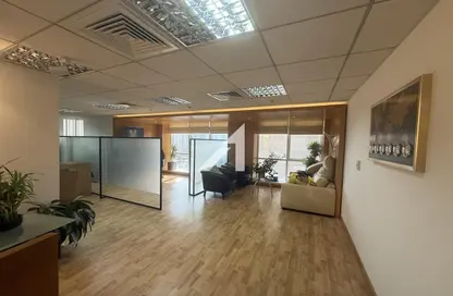 مكتب - استوديو - 1 حمام للايجار في فندق فيرمونت - شارع الشيخ زايد - دبي