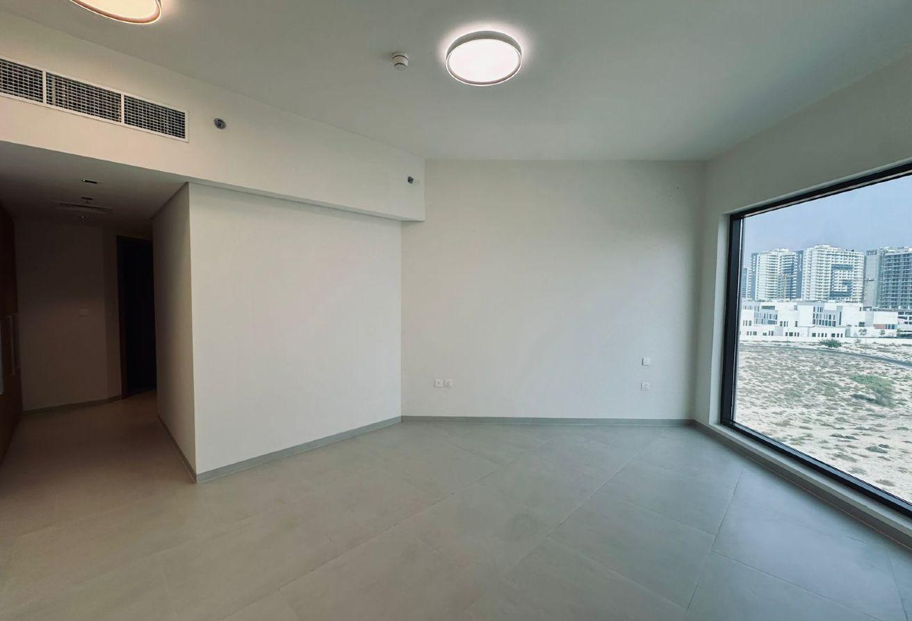 VACANT | SPACIOUS | PRIME LOCATION photo 2