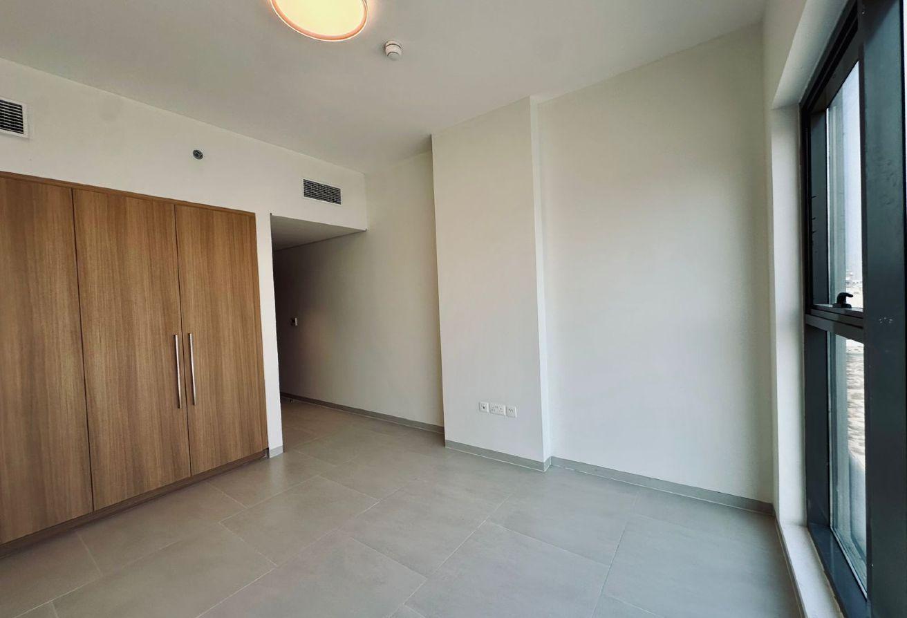 VACANT | SPACIOUS | PRIME LOCATION photo 6