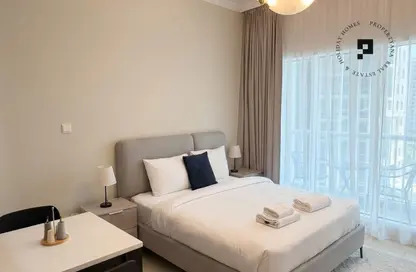 Apartment - Studio - 1 Bathroom for rent in Burj Al Nujoom - Downtown Dubai - Dubai