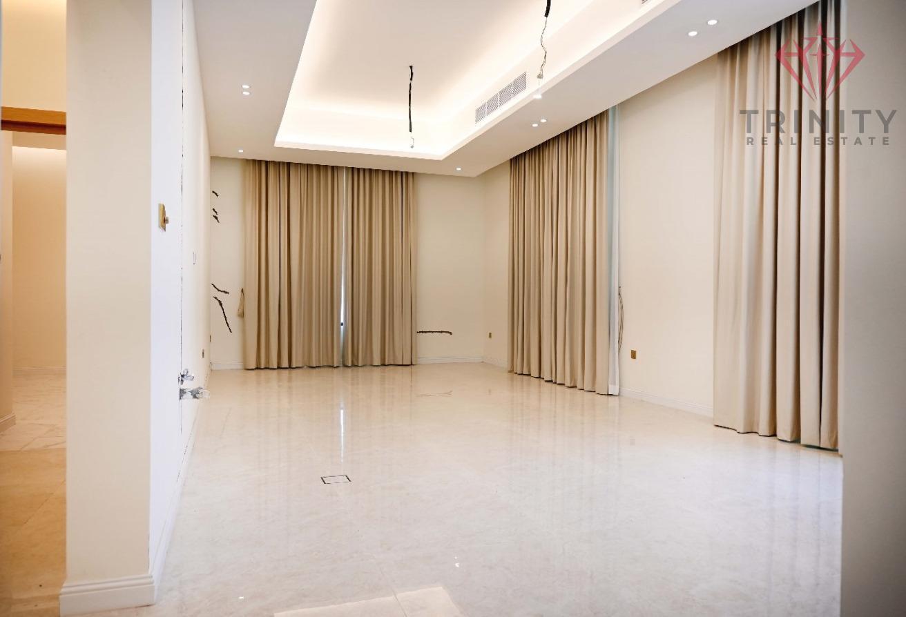 Brand New | Spacious & Contemporary Design photo 11