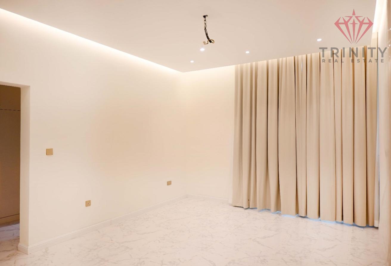 Brand New | Spacious & Contemporary Design photo 12