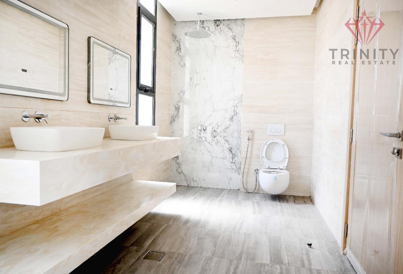 Brand New | Spacious & Contemporary Design photo 16