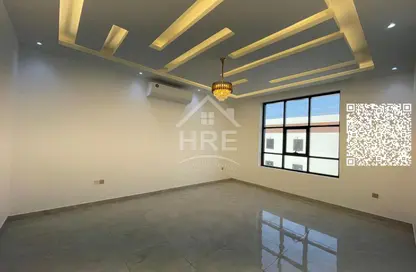 فيلا - 5 غرف نوم - 6 حمامات للايجار في الحليو 2 - الحليو - عجمان