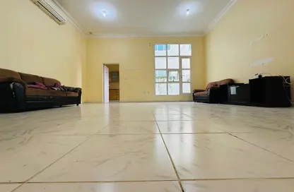 شقة - 3 غرف نوم - 2 حمامات للايجار في فيلات مدينة خليفة آيه - مدينة خليفة أ - مدينة خليفة - أبوظبي