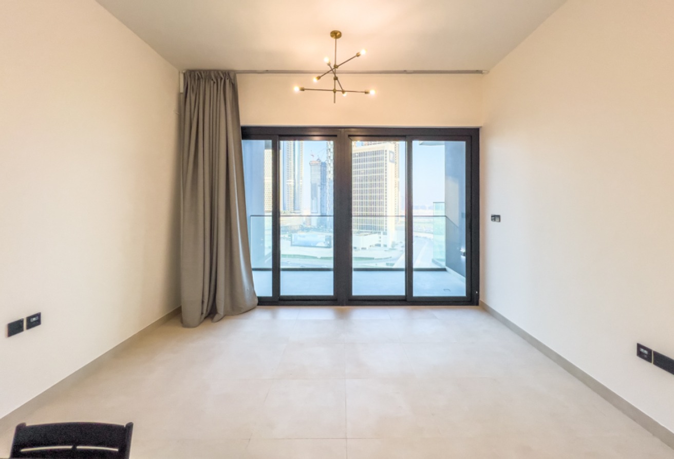 Semi-Furnished Studio | Alongside Canal Walk l Spa 5