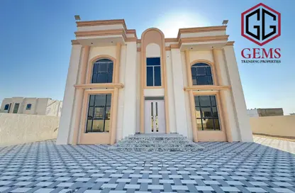 Villa - 5 Bedrooms - 6 Bathrooms for rent in Al Aweer 1 - Al Aweer - Dubai