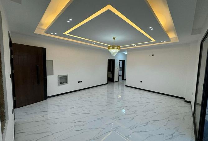 113737610 - Property Image 3