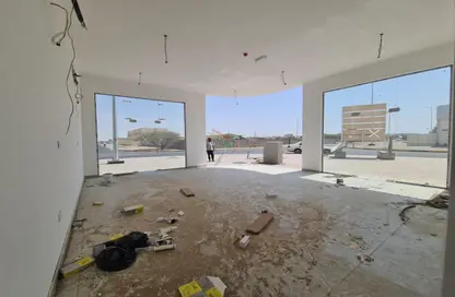 Shop - Studio - 1 Bathroom for rent in Wadi AL AIN 1 - Al Noud - Al Ain