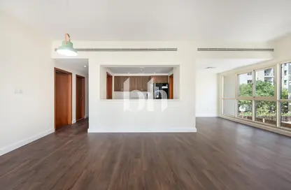 شقة - 2 غرف نوم - 2 حمامات للايجار في الظفرة 2 - الظفرة - جرينز - دبي