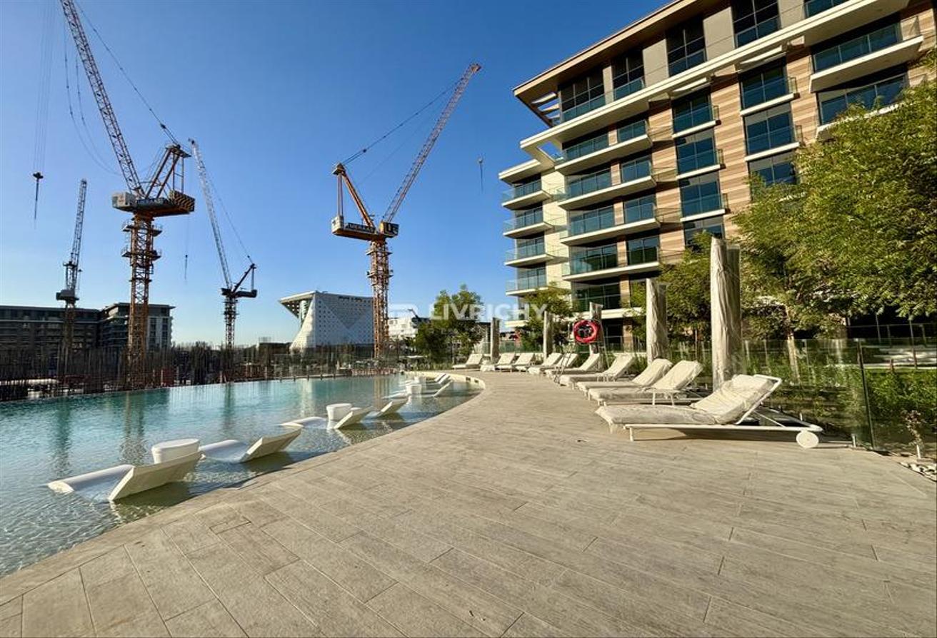 City View | Ready to Move | Bright photo 11