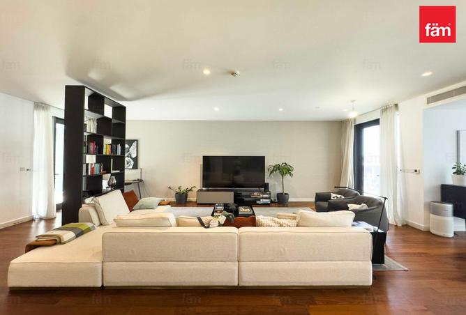 15554159 - Property Image 2