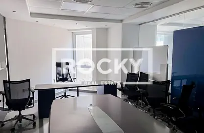 مكتب - استوديو للايجار في برج لطيفة - شارع الشيخ زايد - دبي