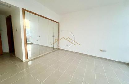 Apartment - 3 Bedrooms - 3 Bathrooms for rent in Zeenah Building - Port Saeed - Deira - Dubai