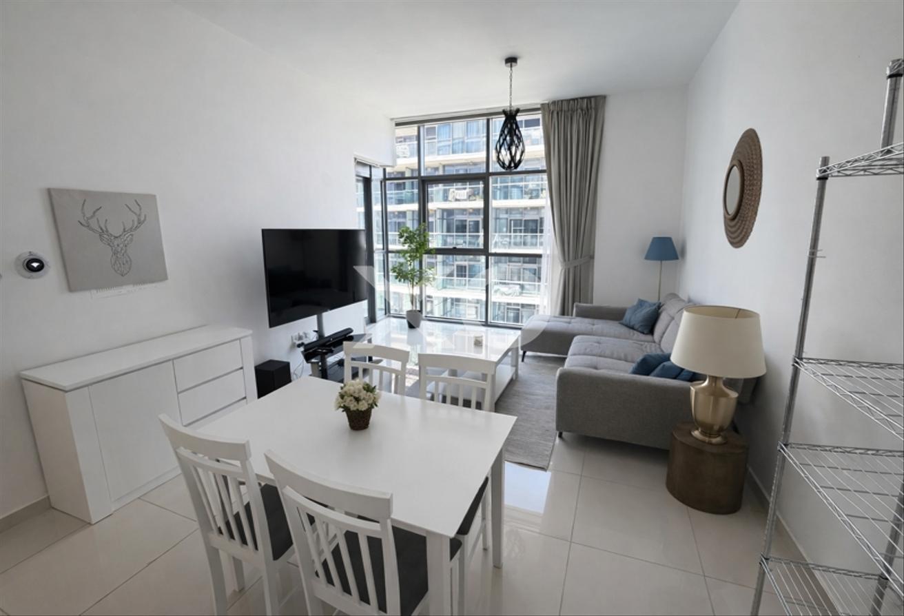 Best Priced | Spacious 1 Bedroom photo 3
