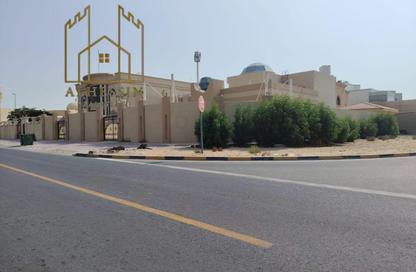 Villa - 4 Bedrooms - 5 Bathrooms for rent in Al Jurf - Ajman Downtown - Ajman