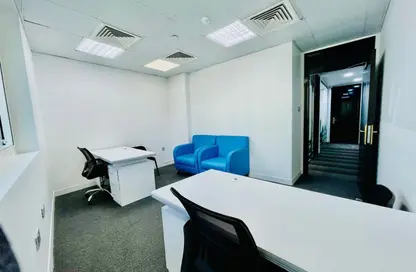 مكتب - استوديو - 2 حمامات للايجار في برج الإمارات - شارع حمدان - أبوظبي