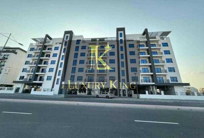 LARGE SIZE  FURNISHED 1 BEDROOM