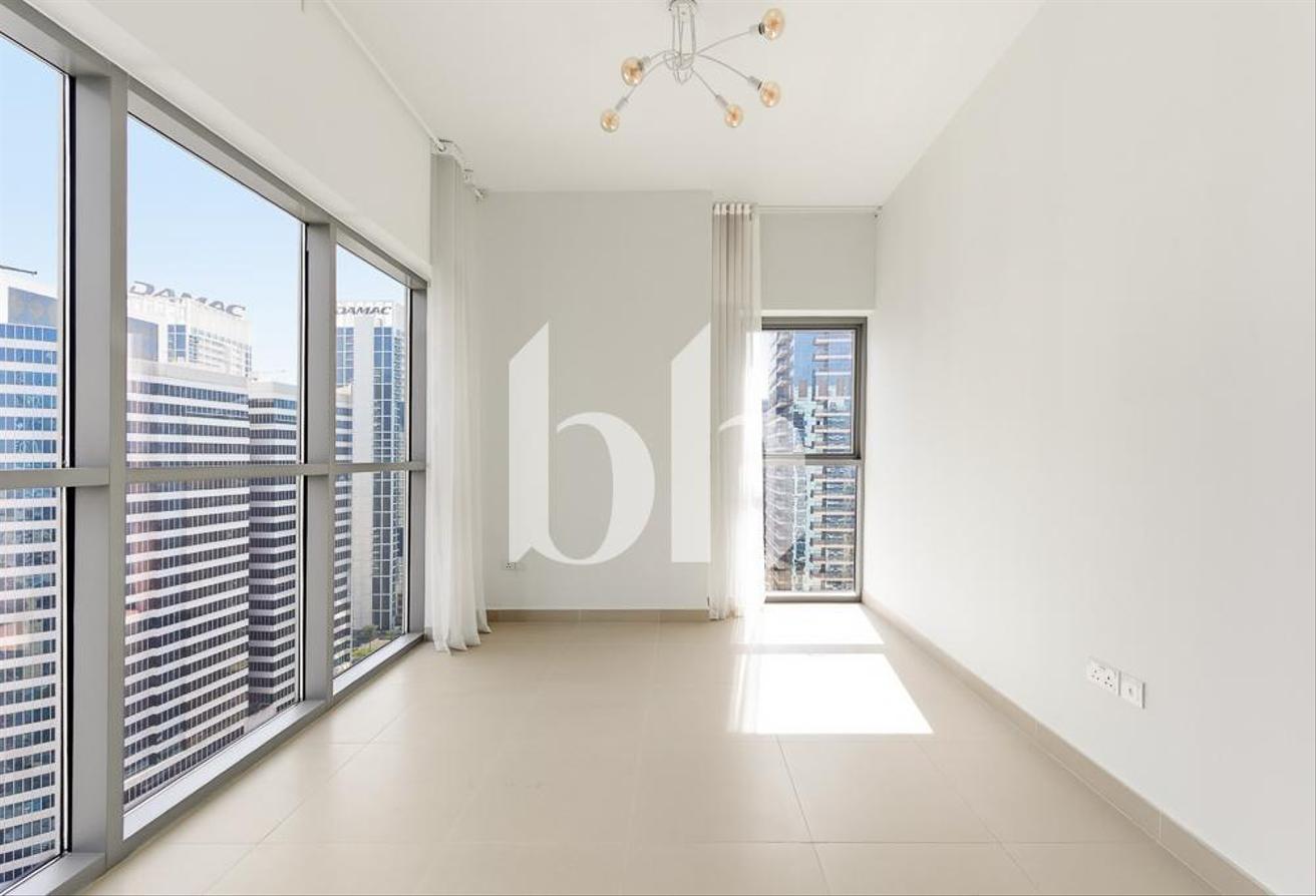 Vacant | Ready to move | Prime Location photo 5
