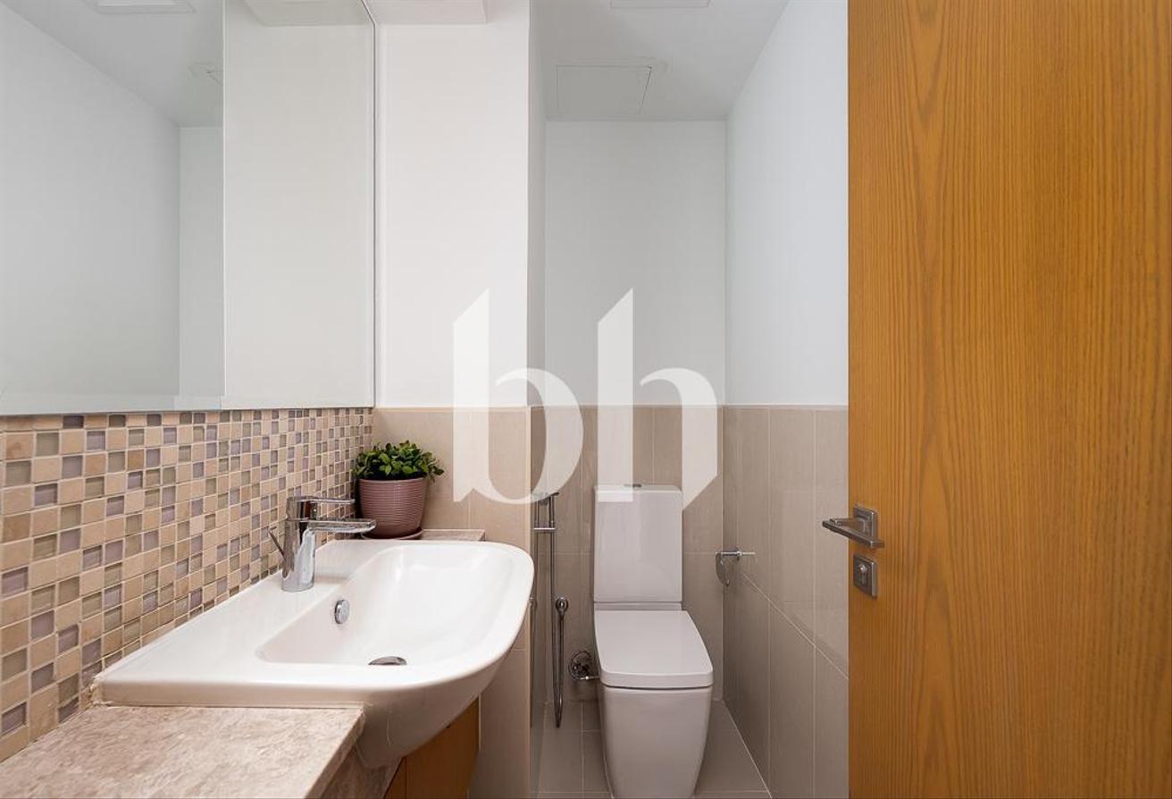 Vacant | Ready to move | Prime Location photo 9