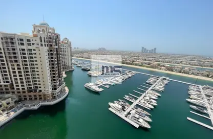 Apartment - 3 Bedrooms - 4 Bathrooms for rent in Emerald - Tiara Residences - Palm Jumeirah - Dubai