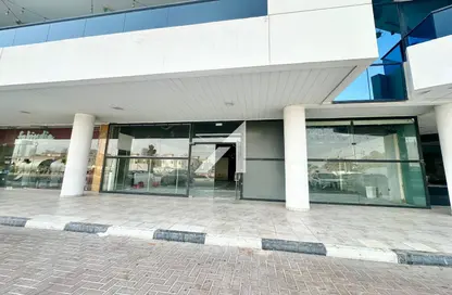 محل - استوديو - 2 حمامات للايجار في بر دبي - دبي