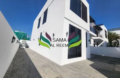 Villa - 6 Bedrooms - 7 Bathrooms for rent in Jumeirah 1 Villas - Jumeirah 1 - Jumeirah - Dubai