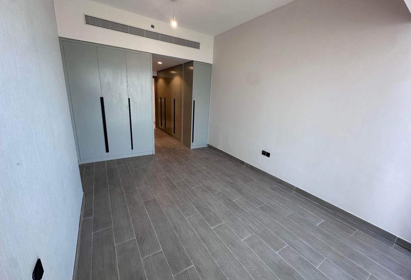 Away From Construction | High Floor | Golf View 5