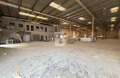 Warehouse - Studio for rent in Phase 2 - Dubai Investment Park (DIP) - Dubai