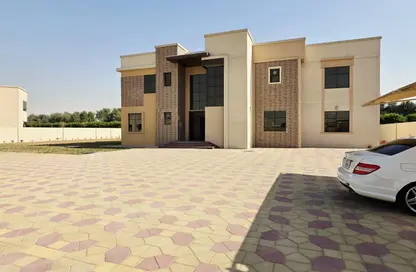 Villa - 5 Bedrooms - 7 Bathrooms for rent in Nad Al Sheba 4 - Nad Al Sheba - Dubai