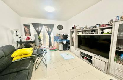 Apartment - 2 Bedrooms - 3 Bathrooms for sale in Summer 2 - Summer - Seasons Community - District 15 - Jumeirah Village Circle - Dubai