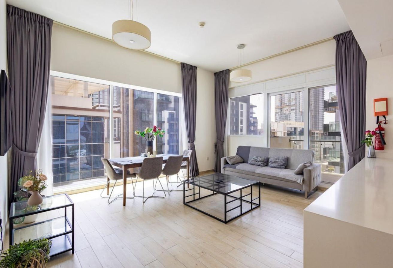 Spacious Layout | Fully Furnished | Community View