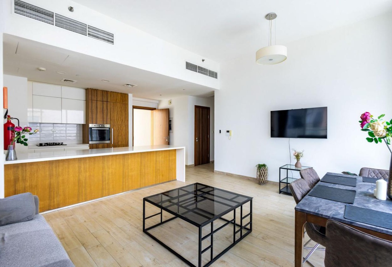 Spacious Layout | Fully Furnished | Community View 3