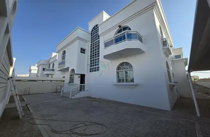 Villa - 5 Bedrooms - 6 Bathrooms for rent in Al Zaafaran - Al Khabisi - Al Ain