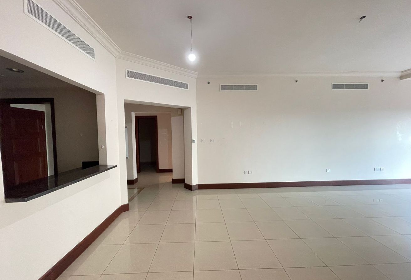 Golden Mile 6 | Hard-to-find 2BR+M | Sea View 3