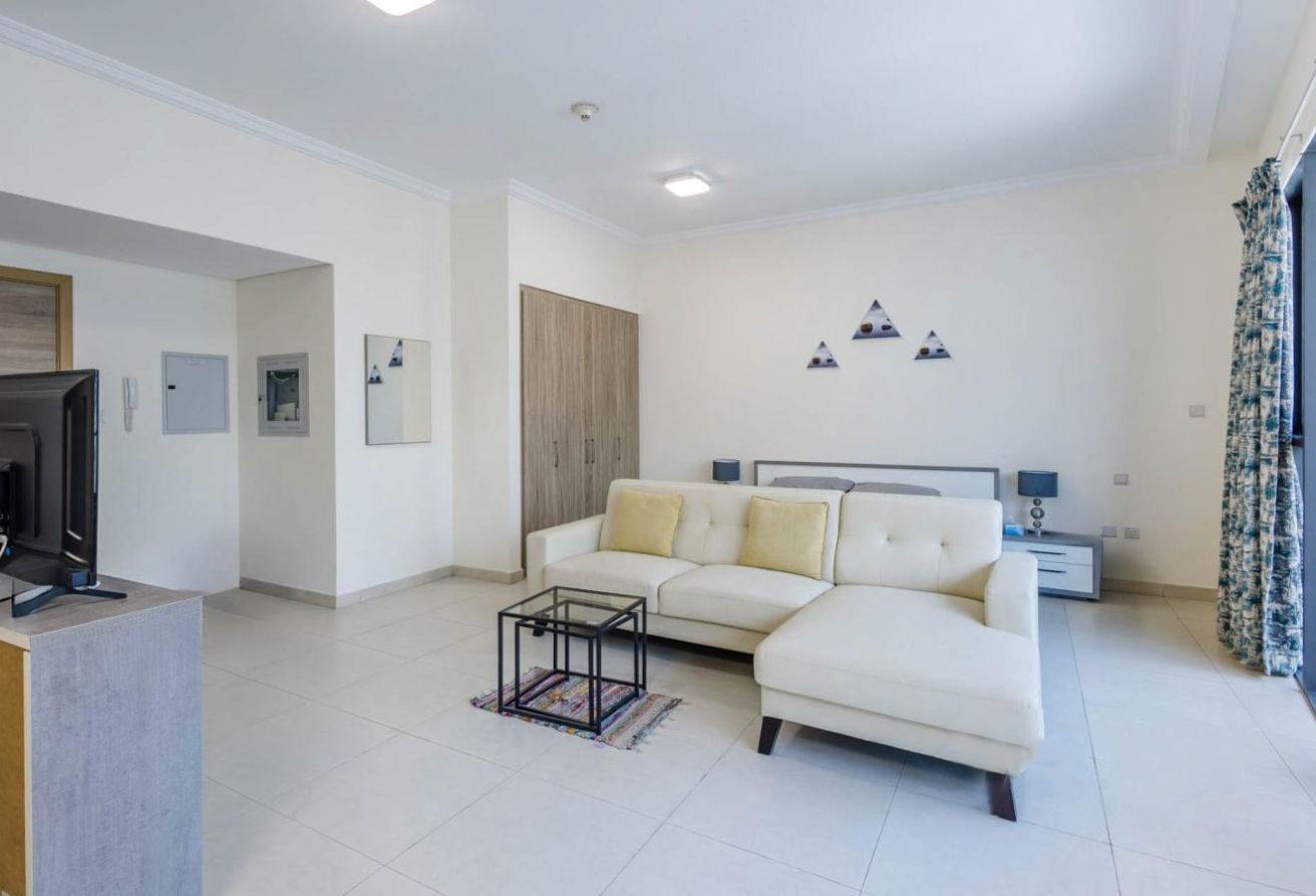 Large Layout | Furnished | Ready To Move In 4